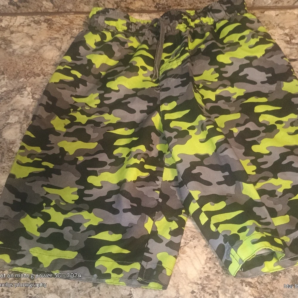 Camo fatigue highlighter gray and black boys lined swim trunks highland org 14